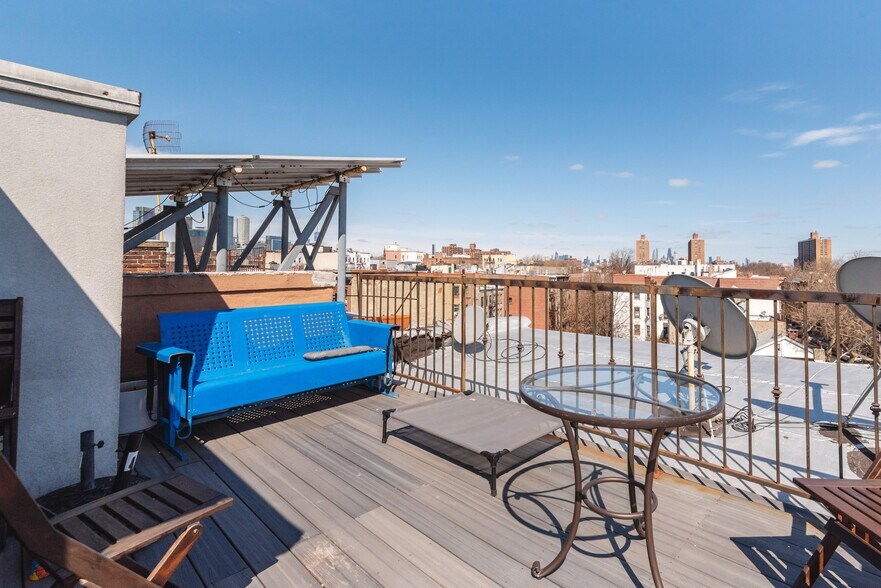 More Photos Of 946 Fulton St, Brooklyn Apartments For Sale