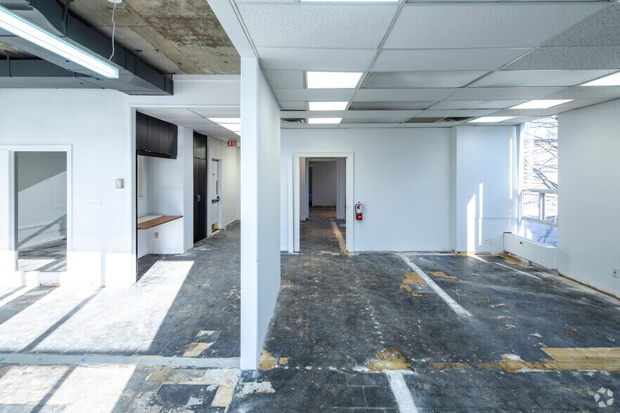 More Photos Of 2171 Avenue Rd, Toronto Office For Lease