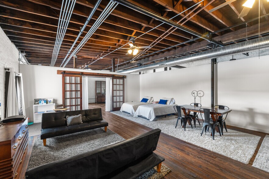 More Photos Of 120 N Elm St, Henderson Storefront Retail Residential For Sale