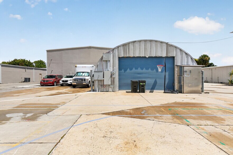 More Photos Of 3319 13th St, Saint Cloud Warehouse For Sale
