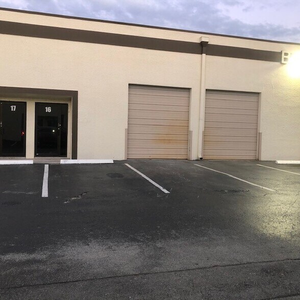 More Photos Of 10026 Spanish Isle Blvd, Boca Raton Warehouse For Lease