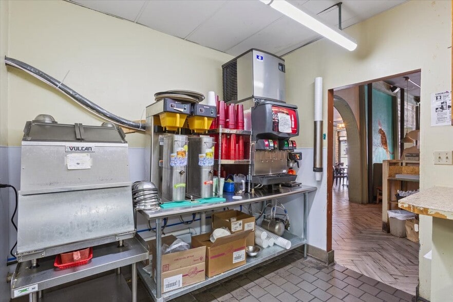 More Photos Of 128 N Pecan, Hico Restaurant For Sale