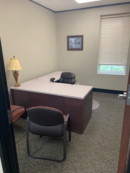 More Photos Of 1525 Lake Front Cir, The Woodlands Office For Lease