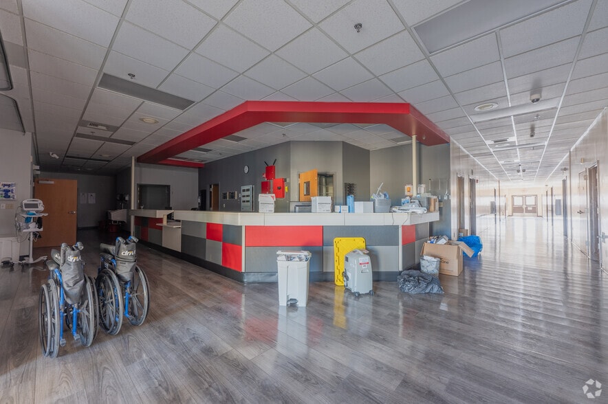 More Photos Of 1501-1503 E Calvada Blvd, Pahrump Medical For Sale