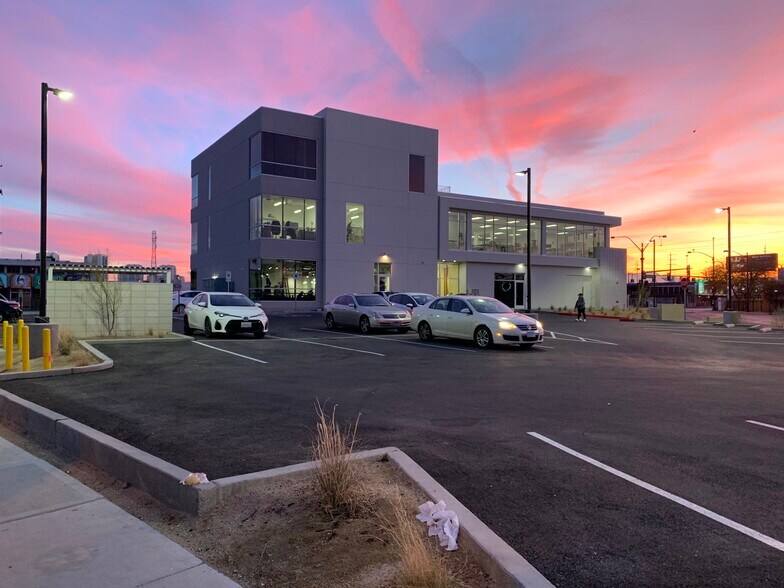 More Photos Of 201 E Charleston Blvd, Las Vegas Office Residential For Lease