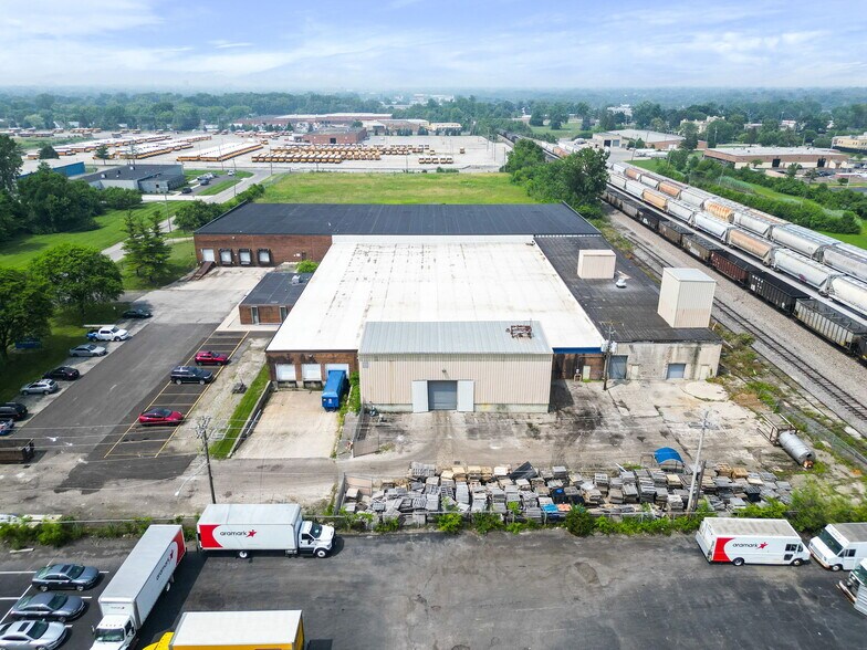 More Photos Of 1840 Progress Ave, Columbus Manufacturing For Sale