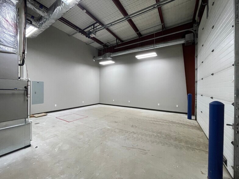 More Photos Of 4610 Progress Dr, Columbus Showroom For Lease