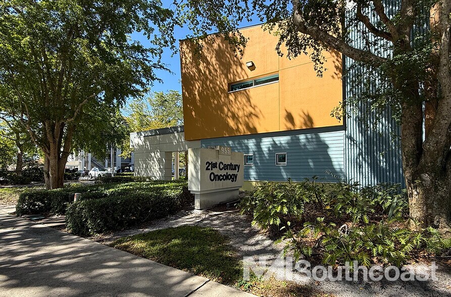 More Photos Of 955 10th Ave N, Naples Medical For Lease