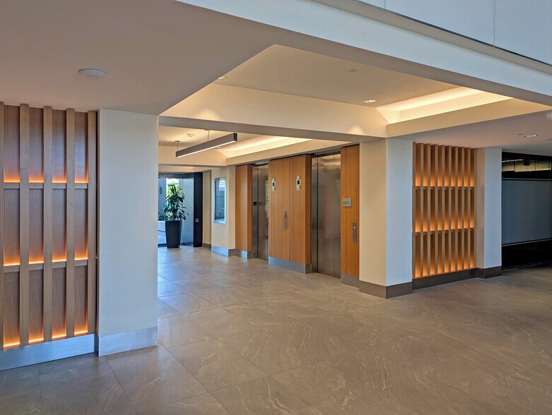 More Photos Of 5090 N 40th St, Phoenix Office For Lease