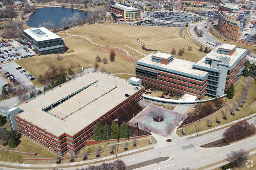 More Photos Of 14010 FNB Pky, Omaha Office For Lease