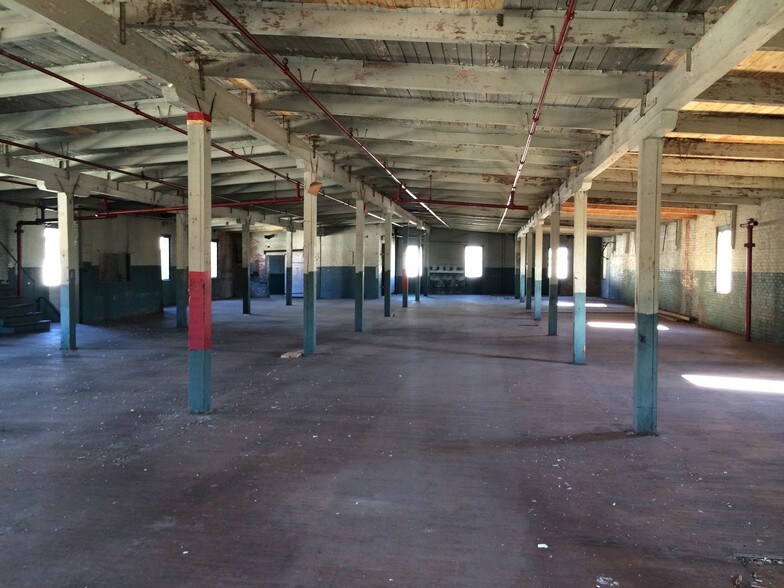 More Photos Of 315 Albemarle Ave SE, Roanoke Industrial For Sale