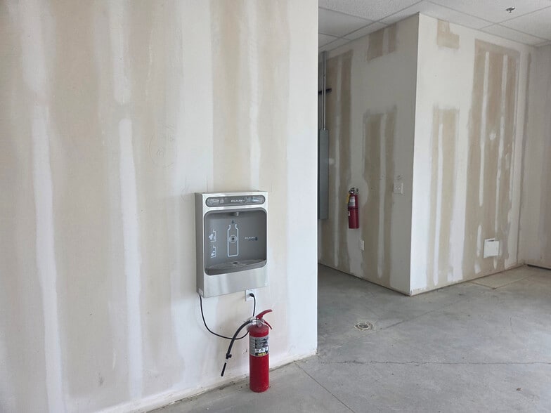 More Photos Of 6280 Tennyson Pkwy, Plano Storefront Retail Office For Lease