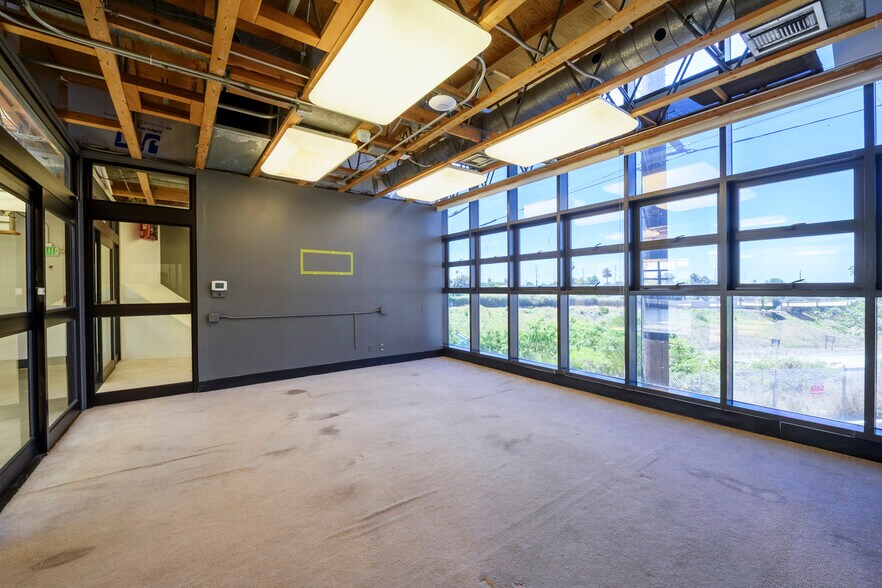 More Photos Of 2200 Michigan Ave, Santa Monica Loft Creative Space For Lease