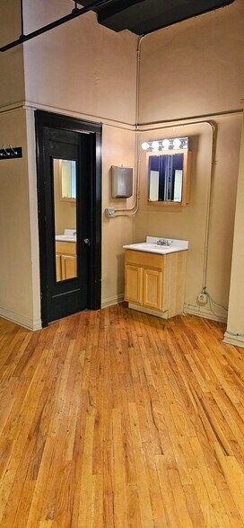 More Photos Of 617-625 Grove St, Evanston Apartments For Lease