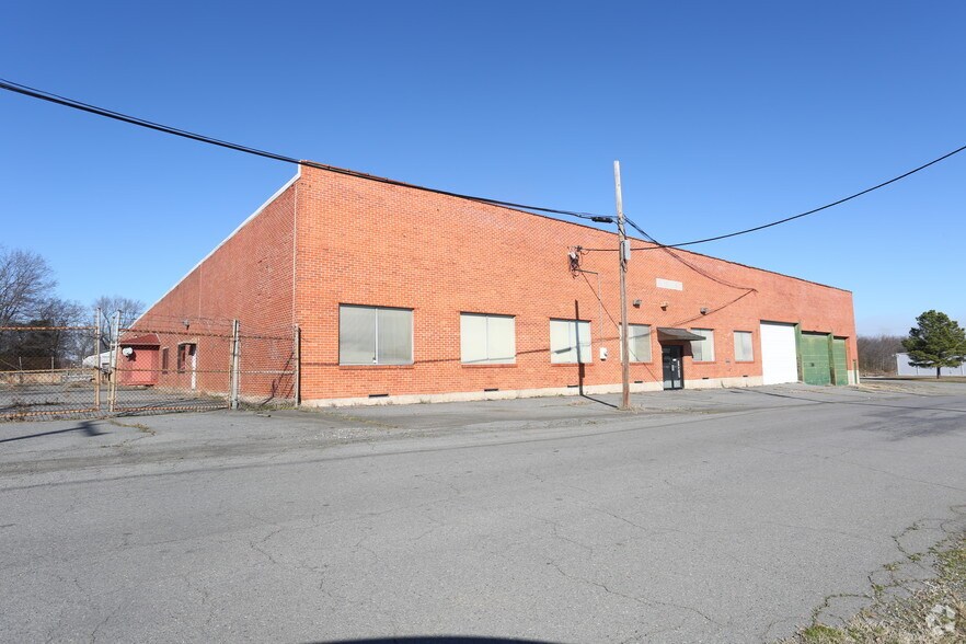 More Photos Of 1224 E 28th St, Little Rock Light Distribution For Lease