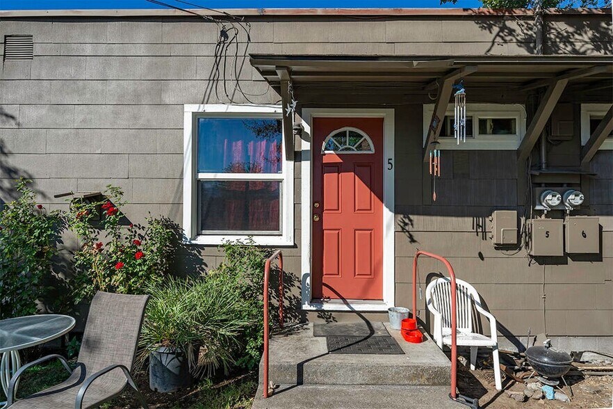 More Photos Of 144 Reager St, Medford Apartments For Sale