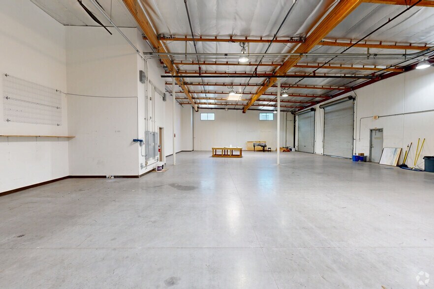 More Photos Of 351 Candelaria, Oxnard Warehouse For Sale