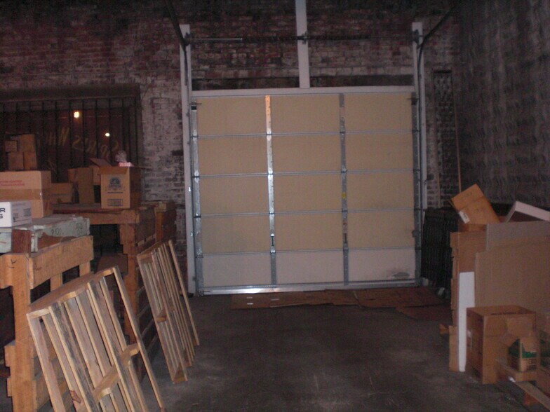 More Photos Of 113 S Washington St, Carbondale Flex For Sale