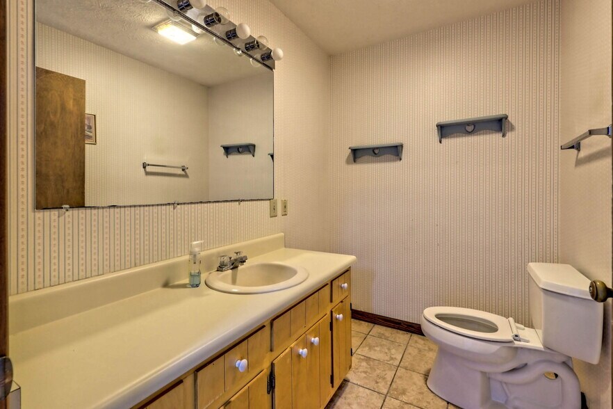 More Photos Of 1552 Highway 441 N, Clayton Office For Sale