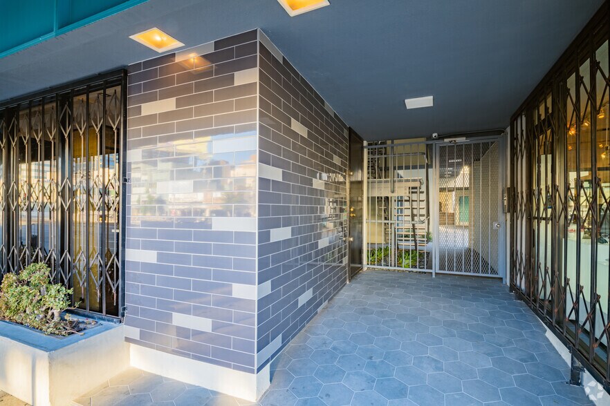 More Photos Of 1312-1316 Westwood Blvd, Los Angeles Research And Development For Sale