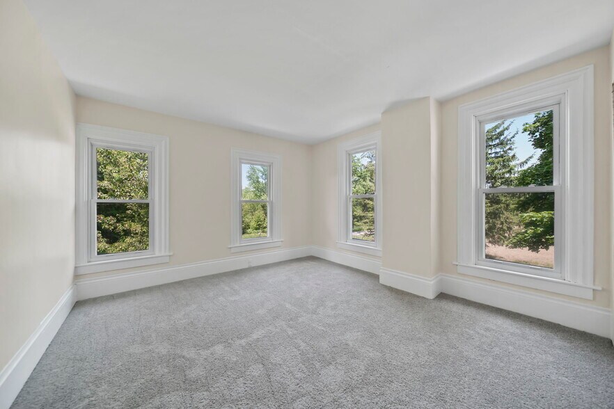 More Photos Of 15379 Howard Rd, Hanover Flex For Sale