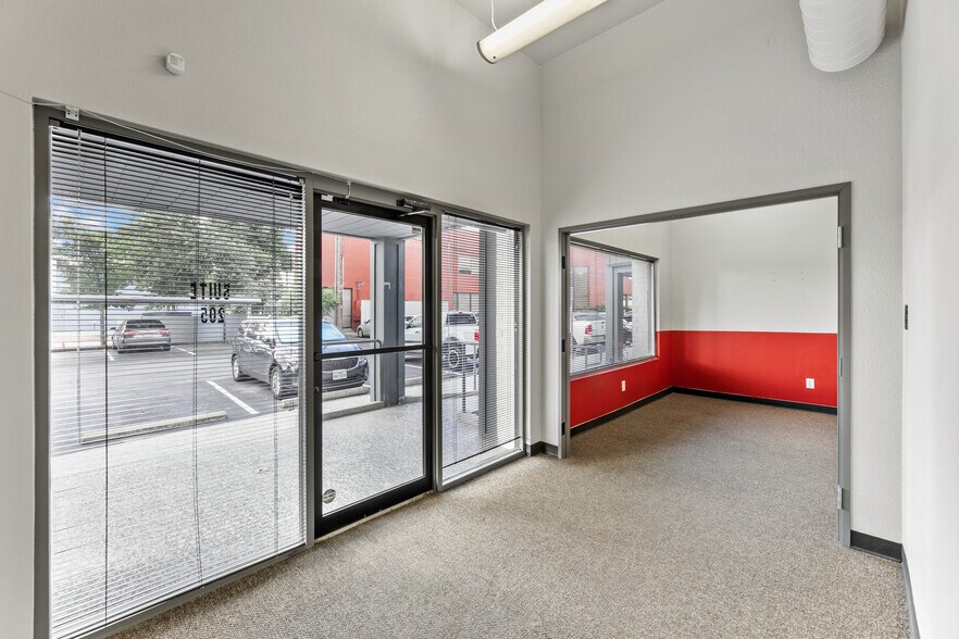 More Photos Of 12885 Research Blvd, Austin Unknown For Lease