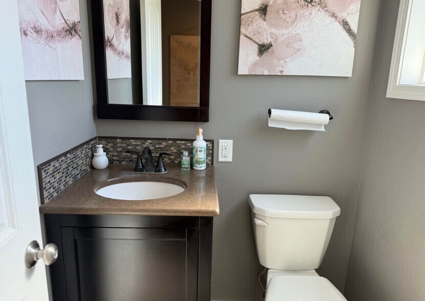 More Photos Of 552 Main St, Aumsville General Retail For Sale