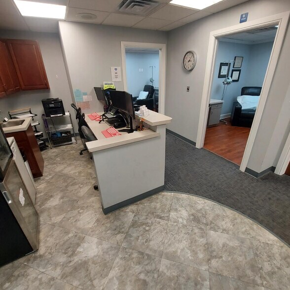 More Photos Of 6112-6122 E 61st St, Tulsa Medical For Sale