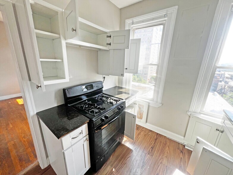 More Photos Of 1041 St. Paul St, Baltimore Apartments For Sale