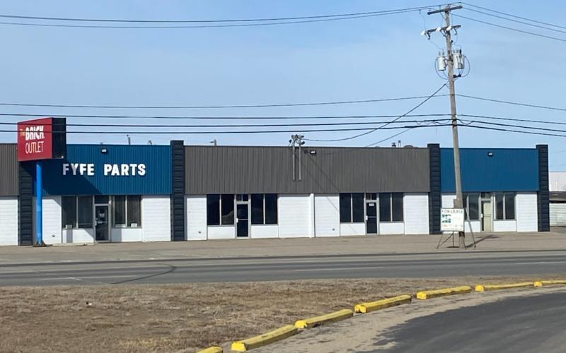 Primary Photo Of 912 Park St, Regina Industrial For Lease