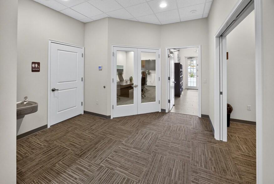 More Photos Of 842 Highway 466, Lady Lake Office For Lease