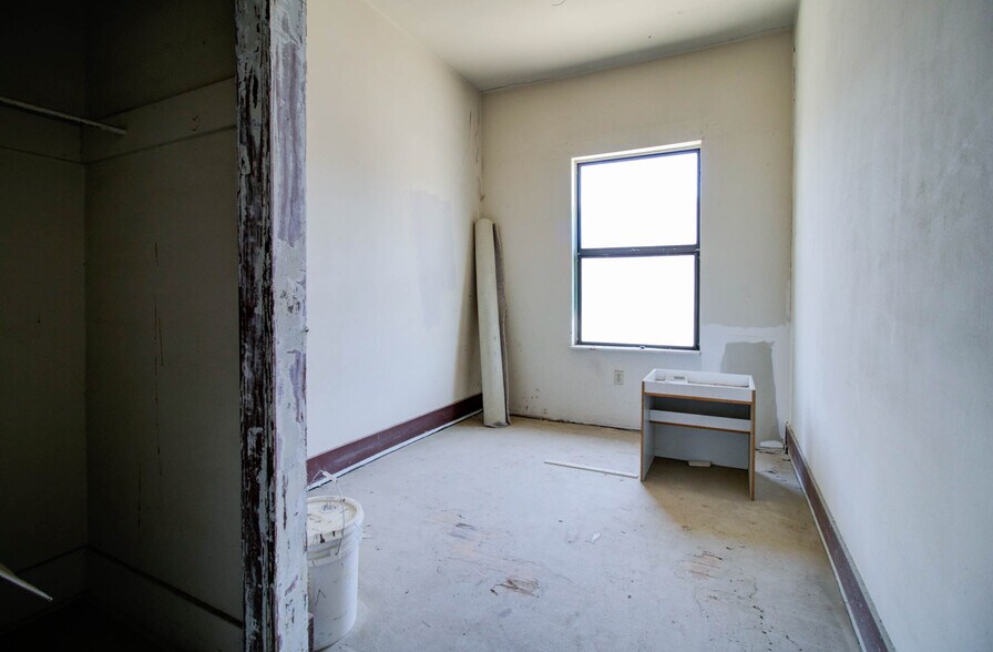 More Photos Of 155 S Miami Ave, Miami Storefront Retail Residential For Sale