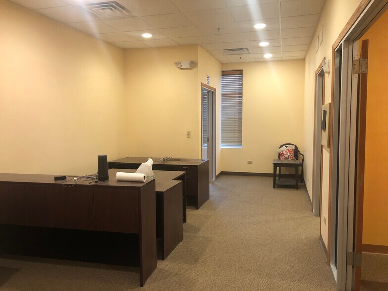 More Photos Of 2752 Forgue Dr, Naperville Office For Sale