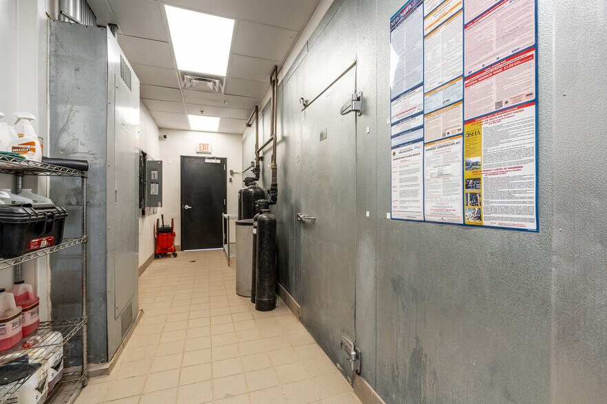 More Photos Of 500 Market St, Santa Fe Storefront Retail Office For Lease