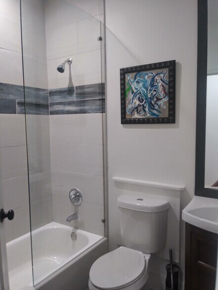 More Photos Of 1092 Sells Ave SW, Atlanta Specialty For Sale