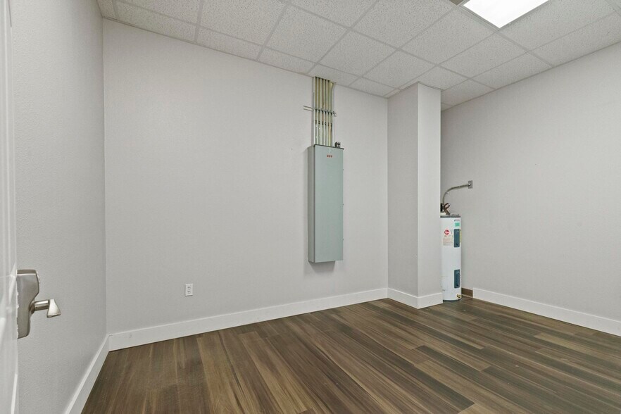 More Photos Of 1851 St Mary Ave, Pensacola Medical For Lease