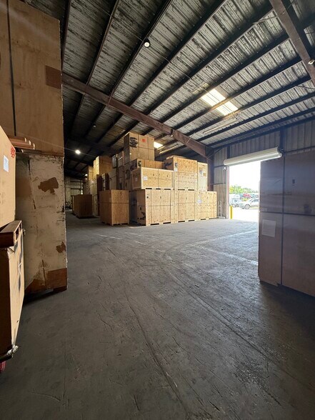 More Photos Of 216 Druid St, Jacksonville Warehouse For Sale