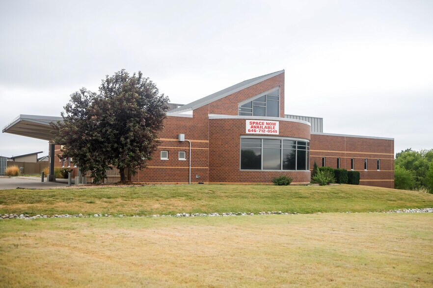 More Photos Of 2203 Summerlon Cir, Dodge City Healthcare For Sale