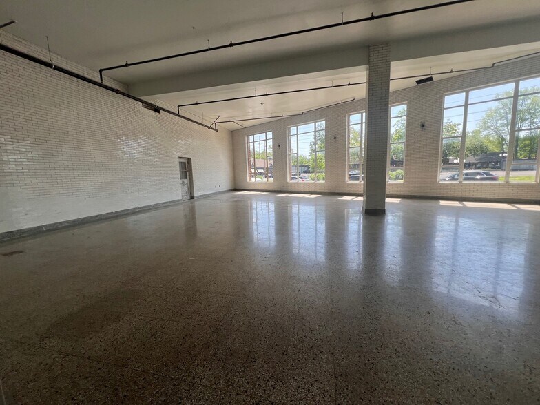 More Photos Of 3121 Broadway St, Paducah Storefront Retail Office For Sale