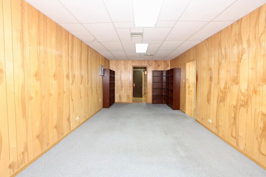 More Photos Of 240 S 1st St, Lake Wales Office For Sale