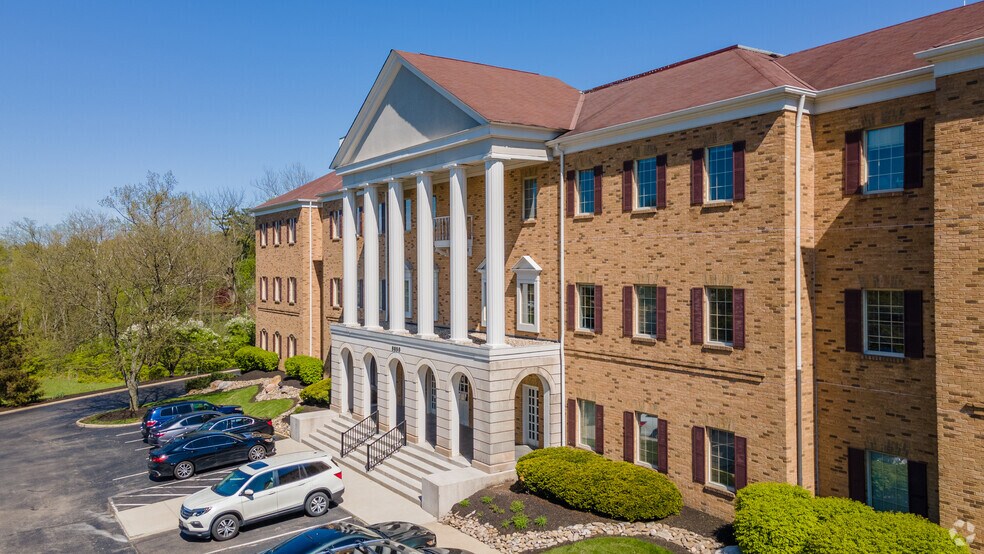 More Photos Of 8280 Montgomery Rd, Cincinnati Office For Lease