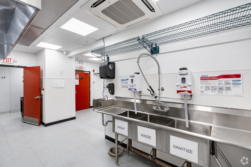 More Photos Of 1308-1312 Girard Ave, Philadelphia Warehouse For Lease