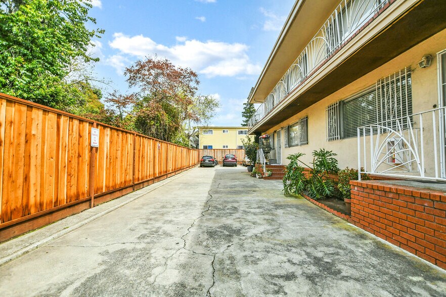 More Photos Of 3300 Brookdale Ave, Oakland Apartments For Sale