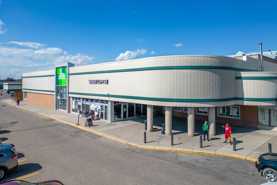 More Photos Of 2675 36th St NE, Calgary Medical For Lease