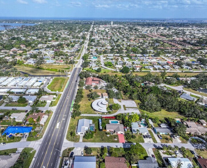 More Photos Of 2209 75th St W, Bradenton Religious Facility For Lease