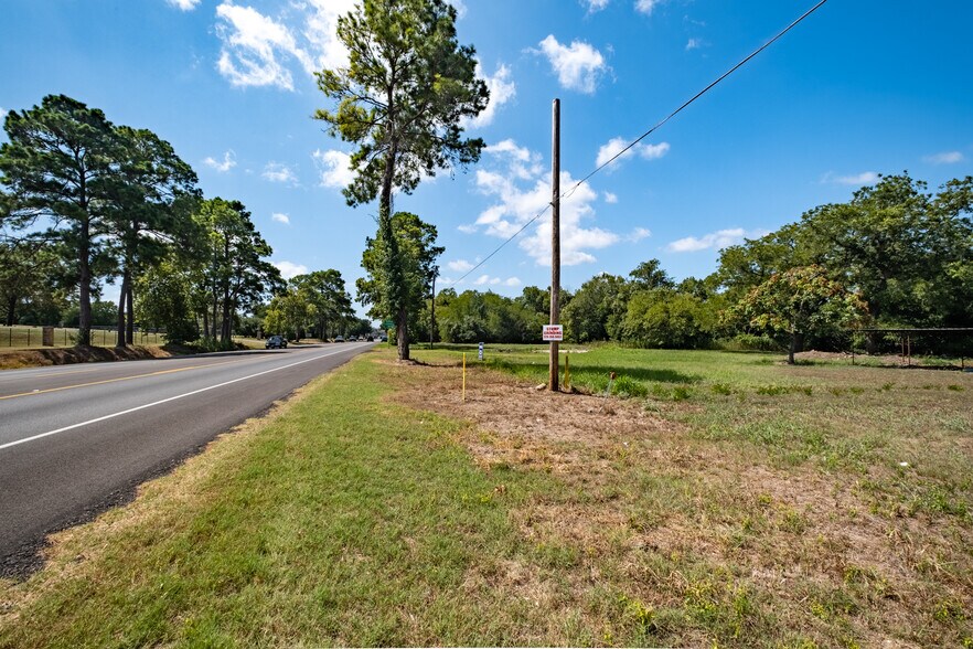 More Photos Of 1408 State Highway 95, Bastrop Land For Sale