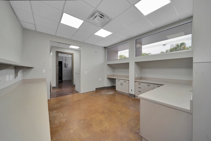 More Photos Of 6061 NE 14th Ave, Fort Lauderdale Medical For Lease