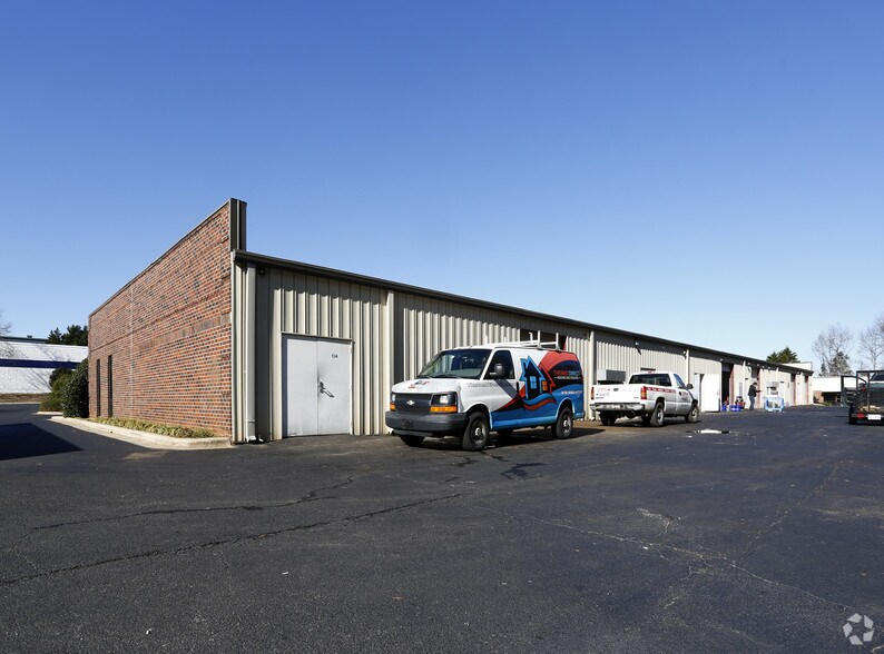 More Photos Of 134-150 Donmoor Ct, Garner Research And Development For Lease
