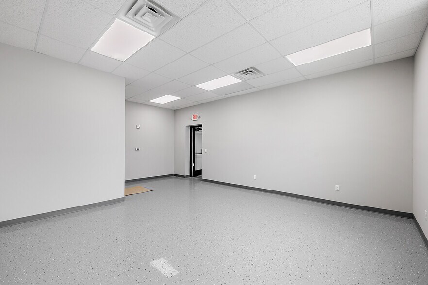 More Photos Of 20530 Hoover Rd, Detroit Warehouse For Lease