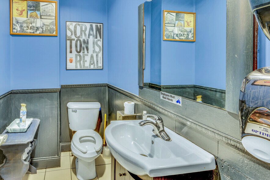 More Photos Of 524 Court St, Scranton General Retail For Sale